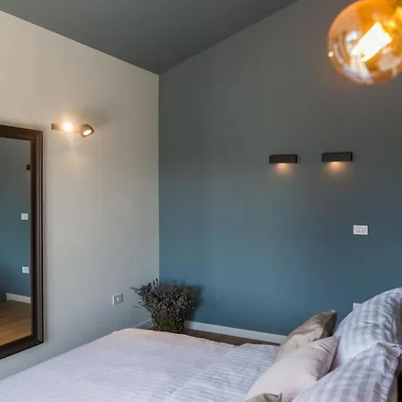 Marcante - Designer, Romantic Pool View Apartment *