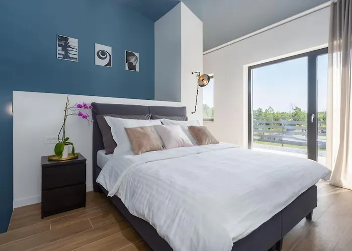 Marcante - Designer, Romantic Pool View Apartment Poreč