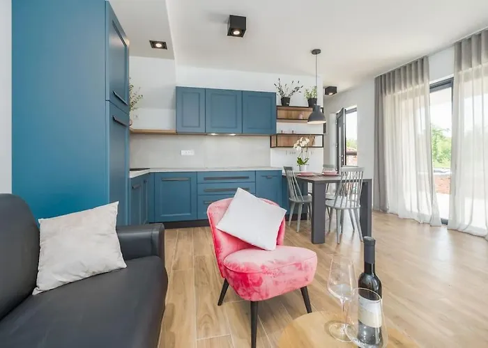 Marcante - Designer, Romantic Pool View Apartment Poreč