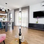 Marcante - Designer, Romantic Pool View 公寓 *