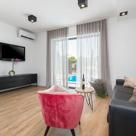 Marcante - Designer, Romantic Pool View *