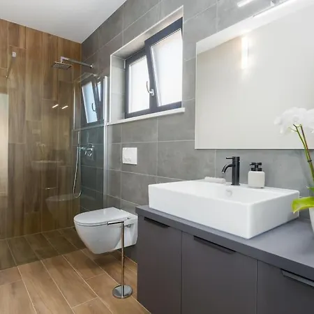 Marcante - Designer, Romantic Pool View Apartment Poreč