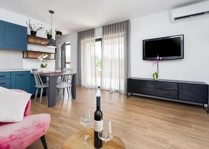 Marcante - Designer, Romantic Pool View Appartement *